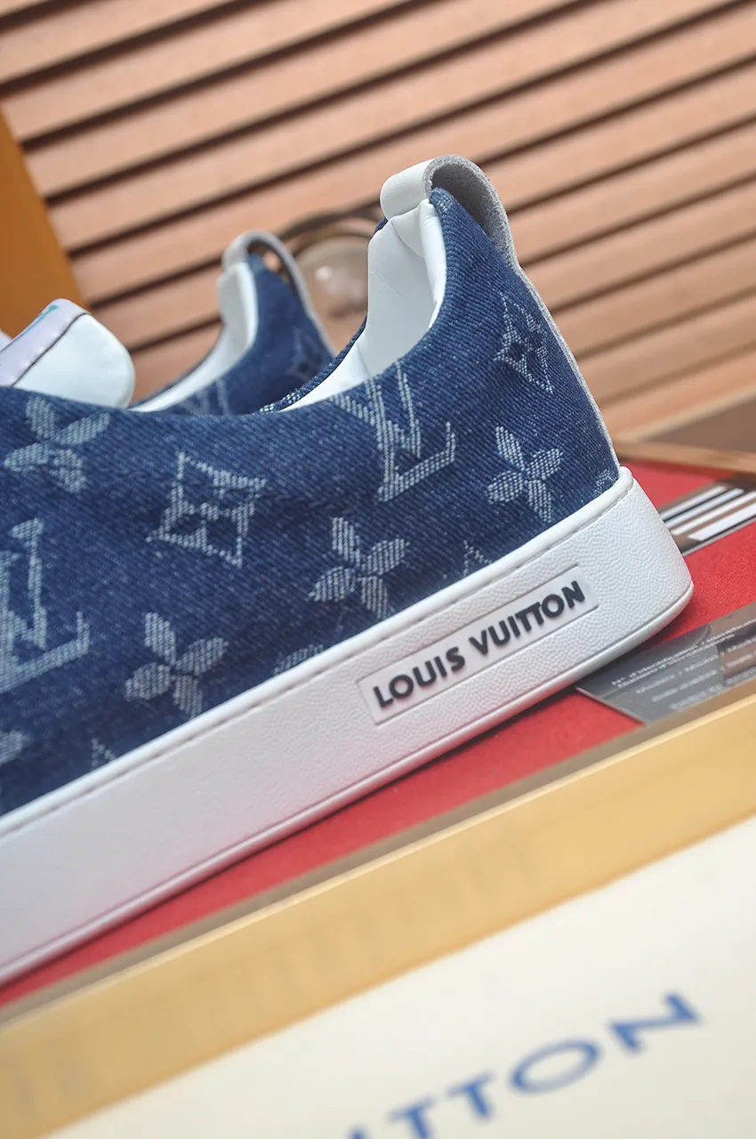 Men's men's shoes💰460💶[LOUIS VUITTON] Same style as LV. Louis Vuitton official website [satisfied] original single hot model, LV original factory cowhide material 👑1:1 original plate, sheepskin lining, original foam outsole. Body accessories one-to-one mold opening 💪 Counter quality 🙏 Dear friends, if you are still worried about wearing matching shoes 💋, then these shoes are your best choice 🎁🎁! 38-44